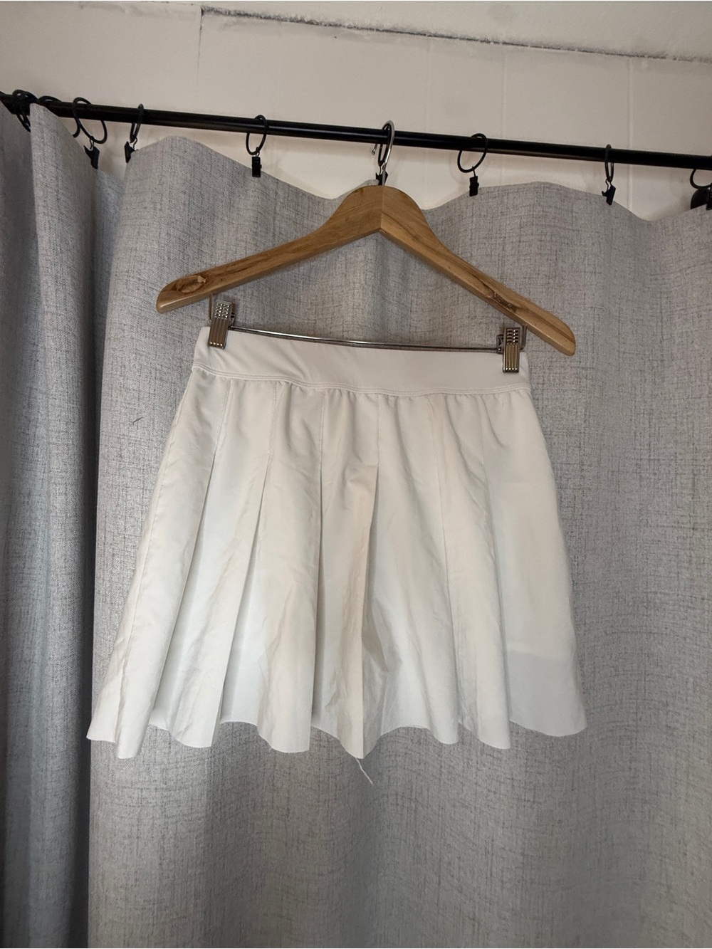 Fabletics White Pleated tennis Skort